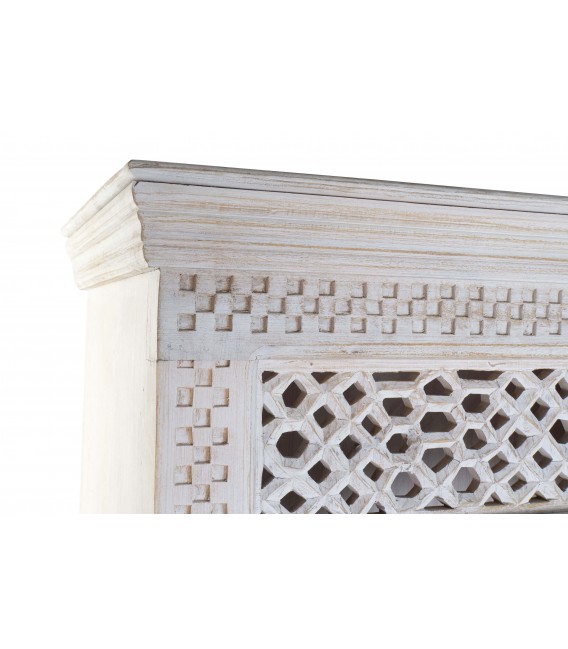 Estantería XL étnica en madera tallada y acabado blanco decapado. 1