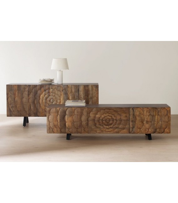 Mueble de TV madera tallada natural con patas de metal negro. 1