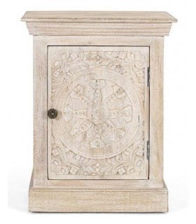 Mesita de noche étnica de mango tallado en natural blanqueado.