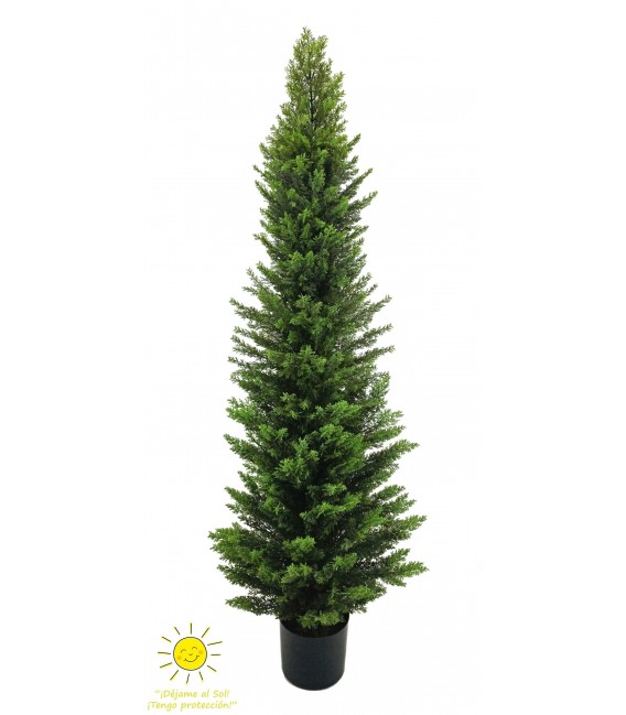 Árbol artificial tipo ciprés con protección UV y maceta negra.