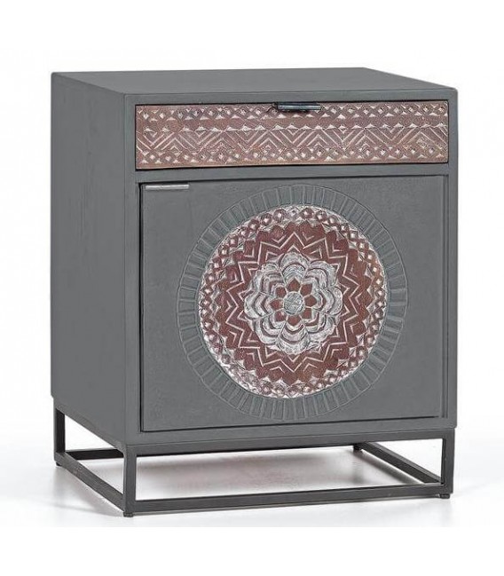 Mesita de noche étnica de madera tallada y hierro negro artesanal. Mdmhogar