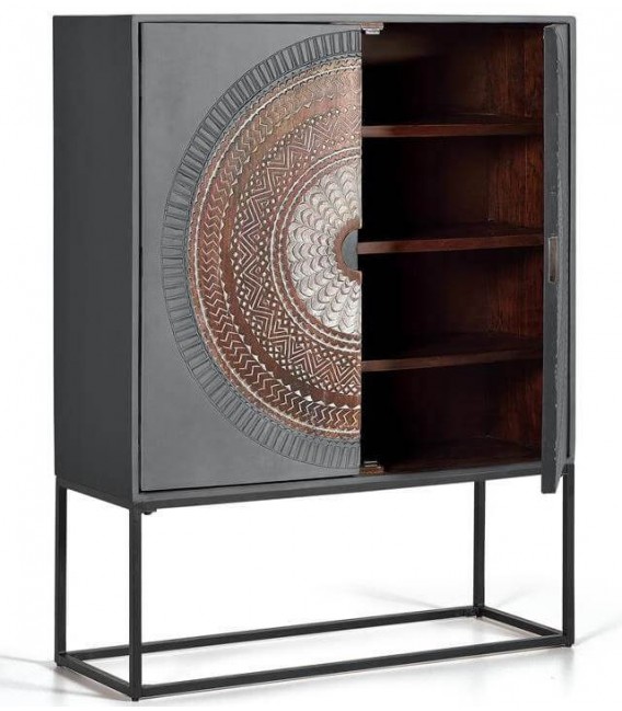 Armario alacena étnico de madera tallada y estructura de hierro negro. 1