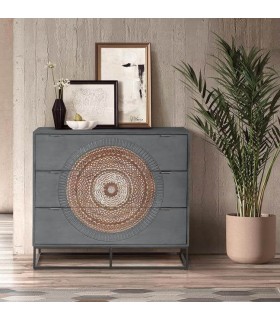 Cómoda étnica de madera tallada a mano con base de hierro negro.  Mdmhogar