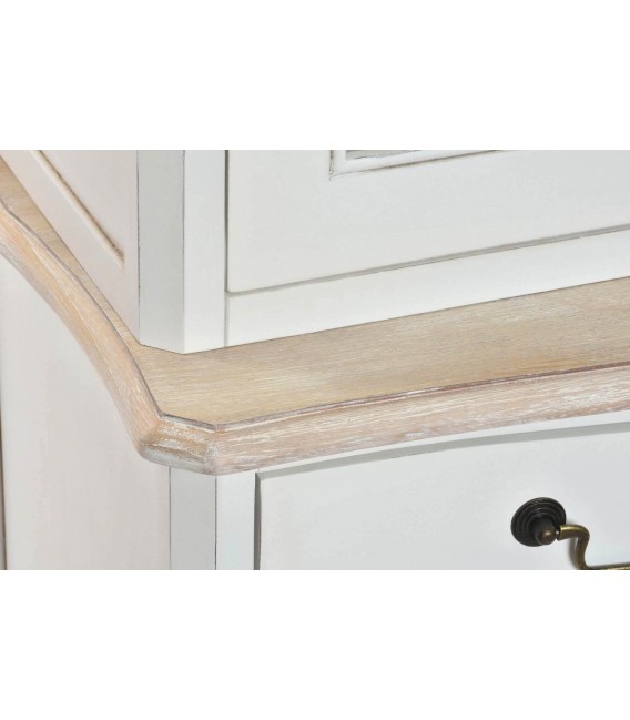 Vitrina romántica blanca con puertas de cristal y detalles tallados. 2