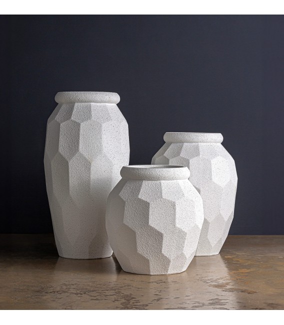 Macetero mediano de poli resina blanco moteado con textura geométrica 2