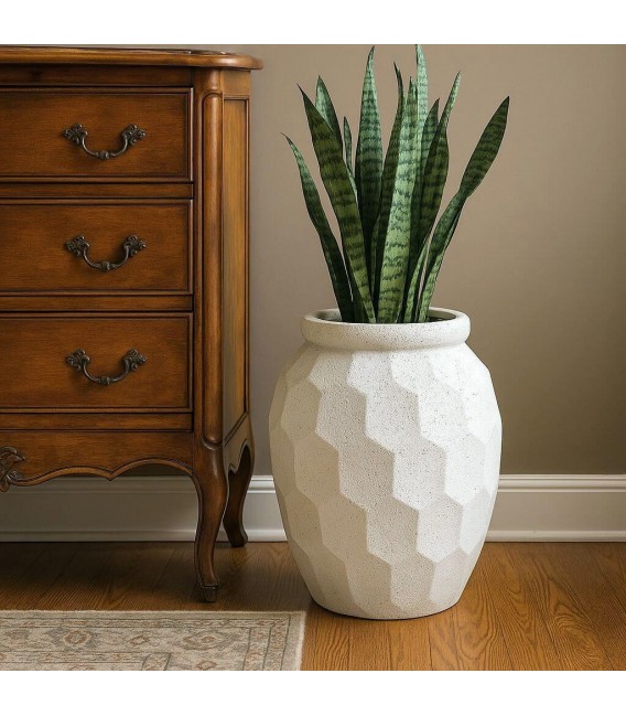 Macetero mediano de poli resina blanco moteado con textura geométrica. Mdmhogar