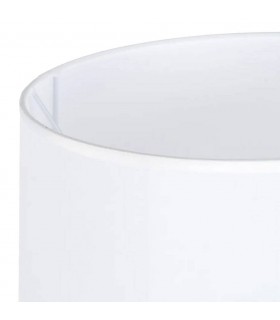 Lámpara alta vintage con base crema y pantalla blanca de algodón.