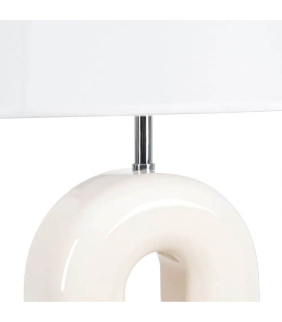 Lámpara alta vintage con base crema y pantalla blanca de algodón. 1