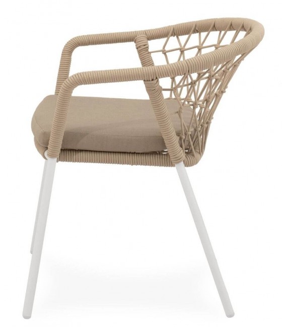 Sillón exterior de metal blanco con cojín y cuerda beige resistente. 2