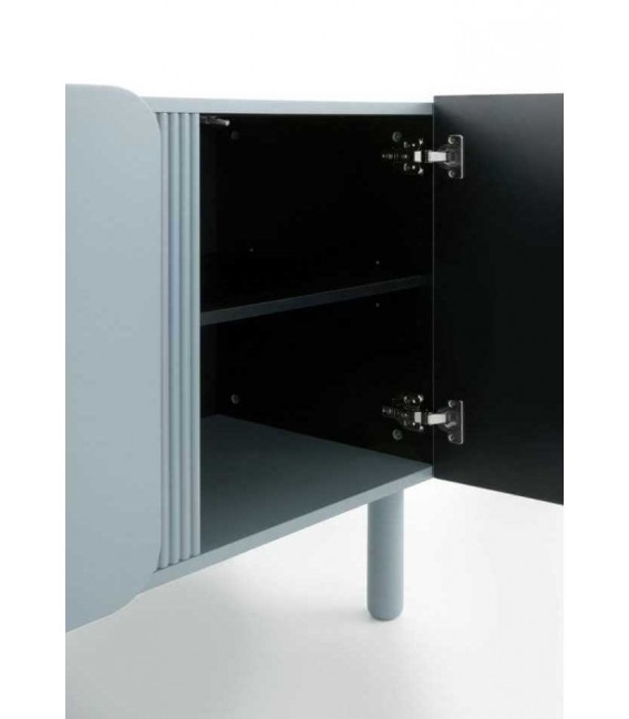 Aparador moderno con 4 puertas en madera lacada azul mate. 4