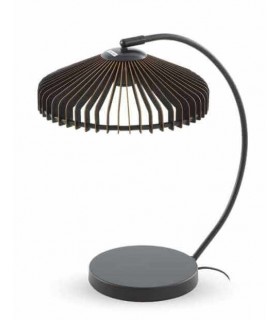 Lámpara de sobremesa chic con pantalla de contrachapado negro.