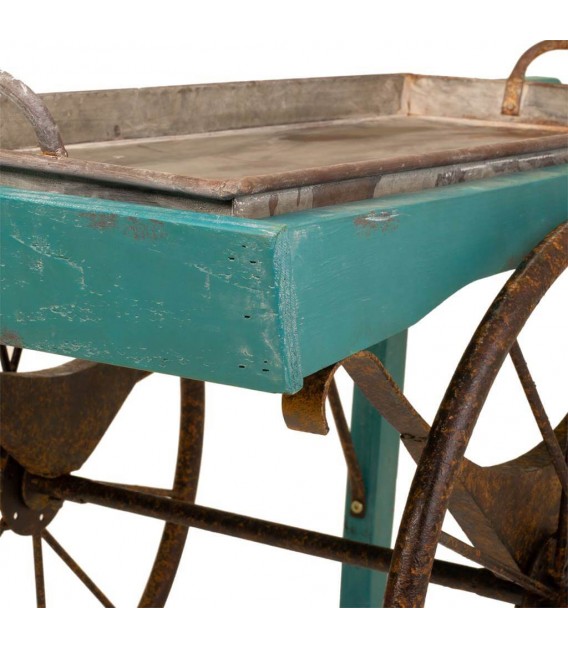 Carro expositor vintage madera azul con ruedas metálicas envejecidas. 3