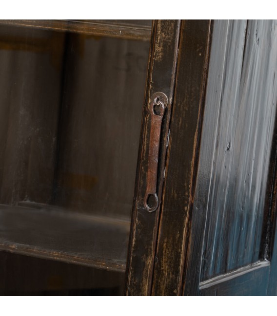 Vitrina pequeña boho de madera maciza con puerta de cristal negra. 2