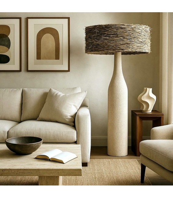 Lámpara de pie boho en resina crema y pantalla de hierba marina. Mdmhogar