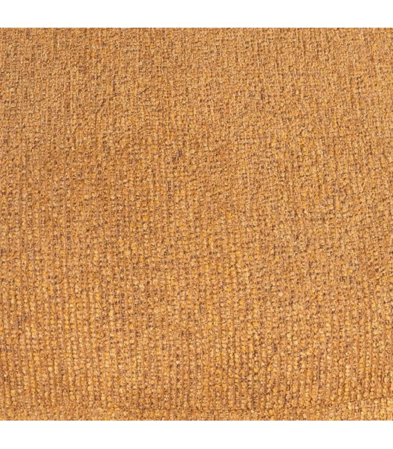 Butaca contemporánea mostaza con respaldo flotante y madera clara. 4