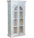 Vitrina étnica de madera tallada blanca con cristal y pátina azul.