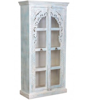Vitrina étnica de madera tallada blanca con cristal y pátina azul.