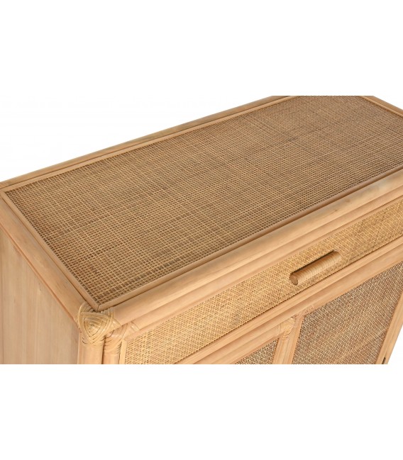 Taquillón boho con puertas de ratán y estructura de madera natural. 4
