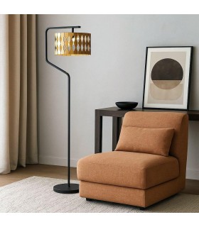 Lámpara de pie metal negro y pantalla calada en madera clara. Mdmhogar