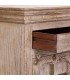 Mesita étnica de madera blanqueada con detalles metálicos dorados. 4