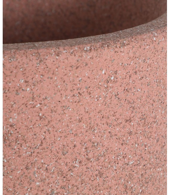Macetero mediano rosa de poli resina con diseño contemporáneo. 2