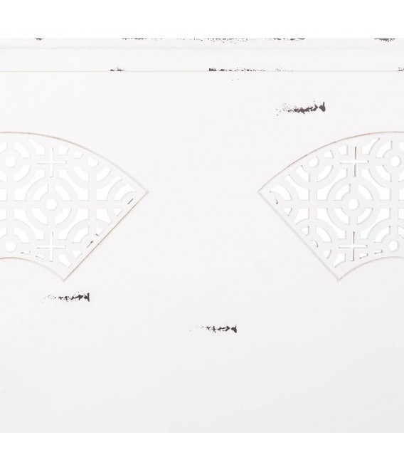Cabecero de cama blanco rozado con calados decorativos orientales. 4