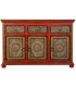 Aparador étnico de madera roja, detalles dorados y aire artesanal. 1