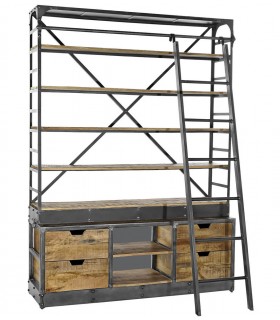 Librería industrial con escalera y cajones en madera reciclada y metal.