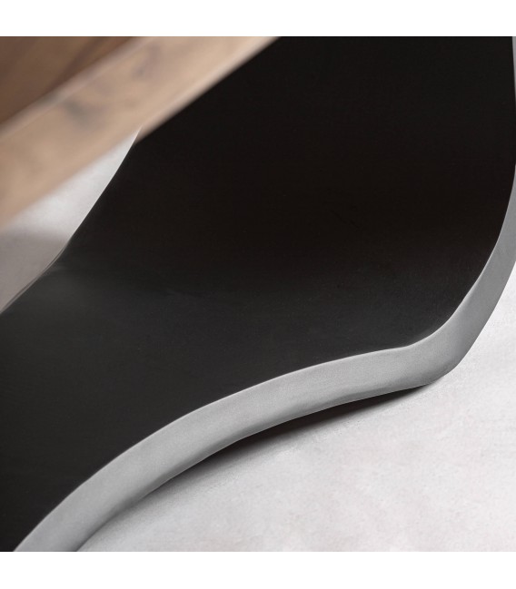 Mesa de comedor industrial en madera natural y hierro negro.4