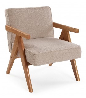 Butaca nórdica en bouclé marrón con patas en madera cerezo.