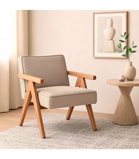 Butaca nórdica en bouclé marrón con patas en madera cerezo. Mdmhogar