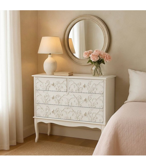 Cómoda romántica blanca de madera tallada con cuatro cajones. Mdmhogar