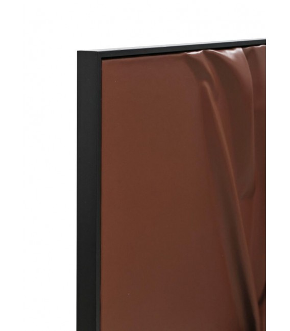 Cuadro abstracto vertical en tela burdeos con marco negro decorativo. 2