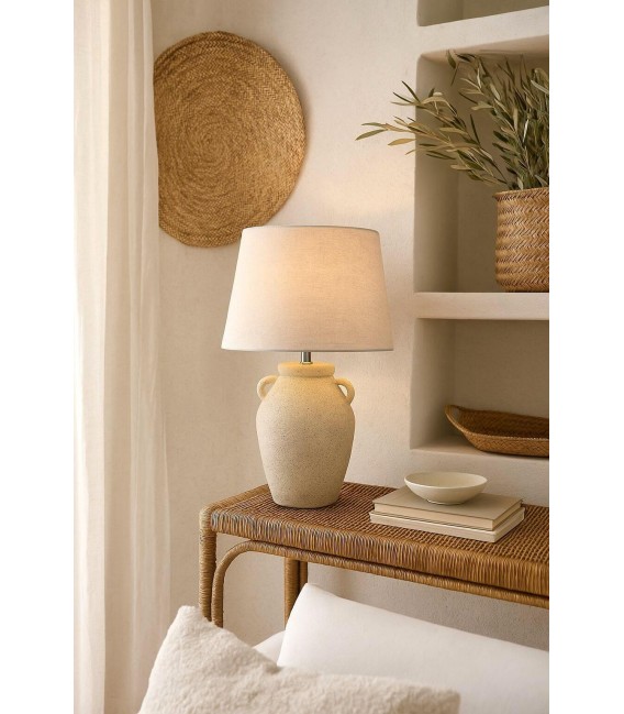 Lámpara de sobremesa estilo ibicenco con base de gres crema. Mdmhogar