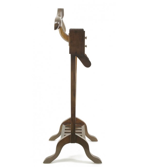 Galán de noche colonial con cajones, colgador y base estable.