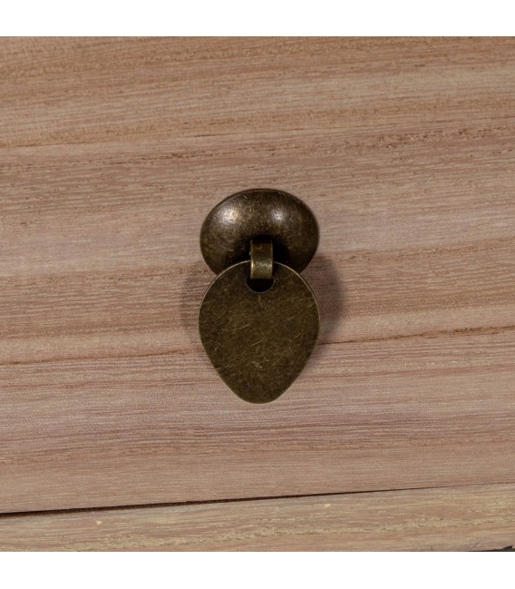 Taquillón oriental con madera natural y herrajes metálicos bronce. 5