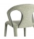 Silla tapizada en chenilla verde claro con diseño curvo y cómodo.4